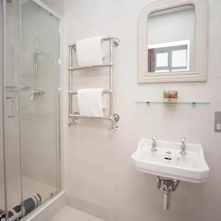 Stylish City Centre Apartment - Bath Exterior photo